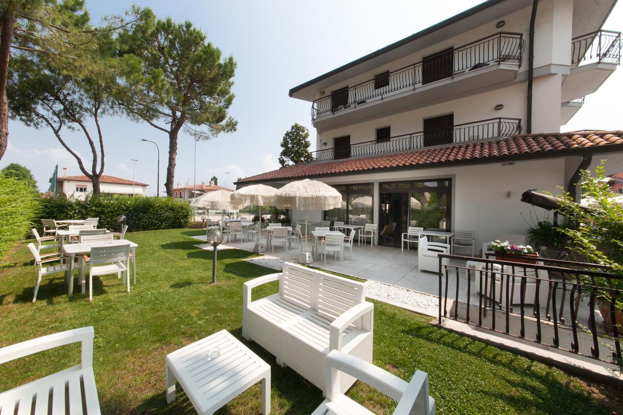 Hotel International Sirmione Kültér fotó